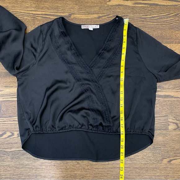 Gypsies & Moondust Satin Pullover Blouse - Picture 7 of 8